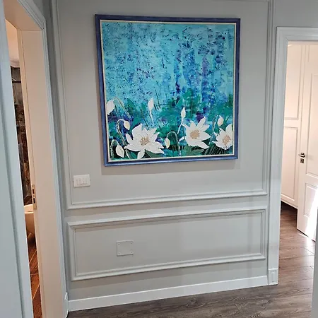 Adore Center Apartment *